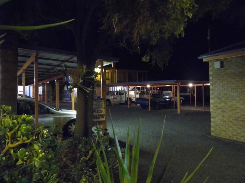 Nanango Fitzroy Motel Luaran gambar